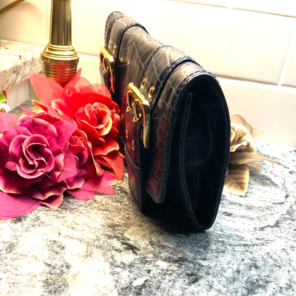 💥SALE💥 Great vintage Michael Kors dark blue croc embossed clutch. A0901 - Picture 6 of 11